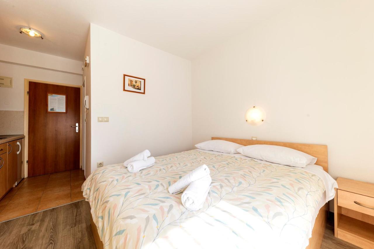 Guesthouse Villa Irena Zadar Exterior photo