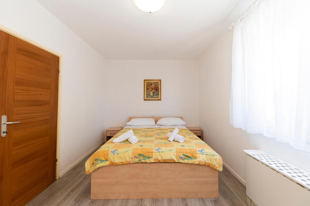 Guesthouse Villa Irena Zadar Exterior photo